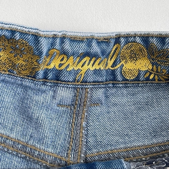 𝅺Desigual Women’s High Waisted Leopard Sequins Embellished Mom Denim Shorts 4 - Picture 8 of 10